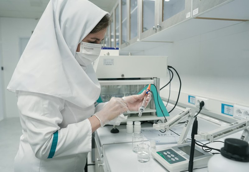 Scientist working in a laboratory
